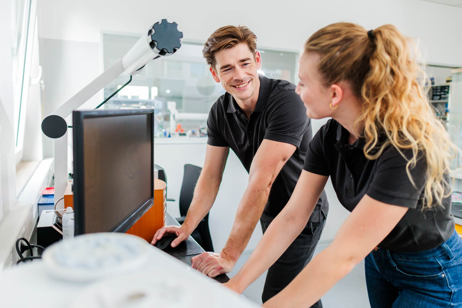 Unternehmensverkauf und Beratung für Ihr Dentallabor durch Dentara