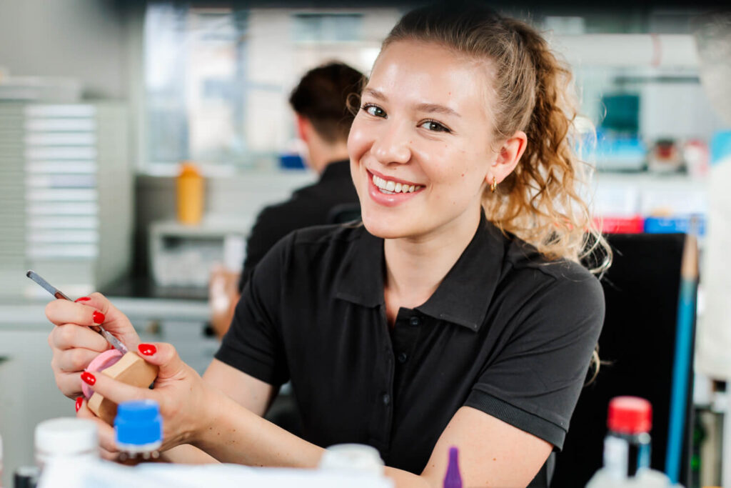 Mit der DENTARA GROUP gelingt Ihr Unternehmensverkauf im Mittelstand für Ihr Dentallabor